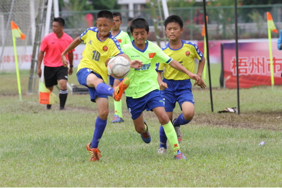 广东足球援疆结硕果(1)645.png