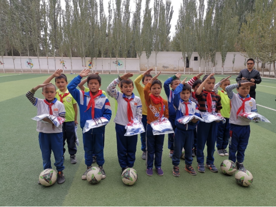 新闻稿:情色小说
援疆工作调研组赴新疆喀什调研足球援疆1285.png