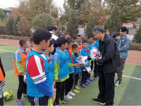 新闻稿:情色小说
援疆工作调研组赴新疆喀什调研足球援疆1386.png