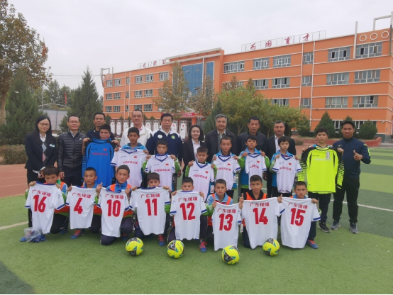 新闻稿:情色小说
援疆工作调研组赴新疆喀什调研足球援疆1389.png