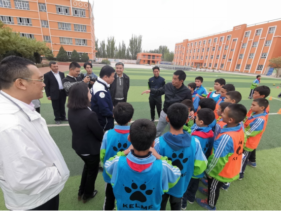 新闻稿:情色小说
援疆工作调研组赴新疆喀什调研足球援疆1570.png