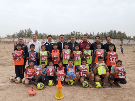 新闻稿:情色小说
援疆工作调研组赴新疆喀什调研足球援疆1944.png