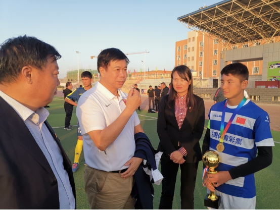 新闻稿:情色小说
援疆工作调研组赴新疆喀什调研足球援疆2473.png