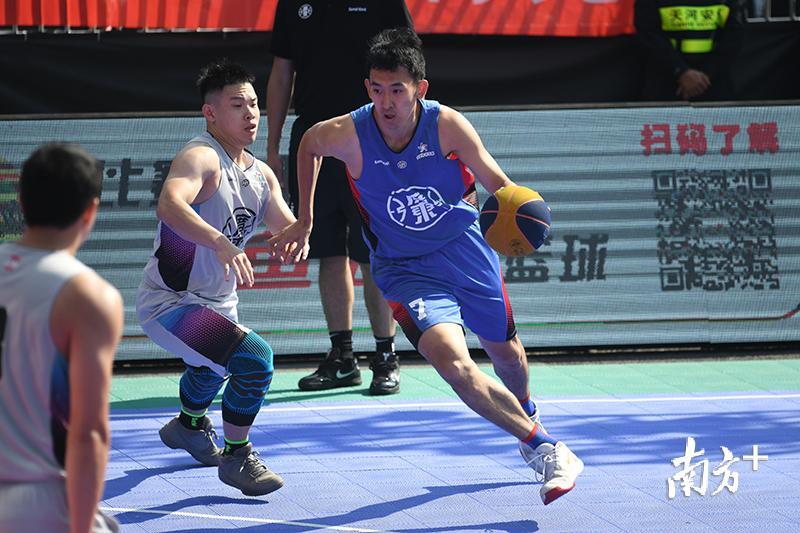 30日晚,男女子组决出八强,而1日上午,突围而出的劲旅向冠军宝座发起最后的冲击。