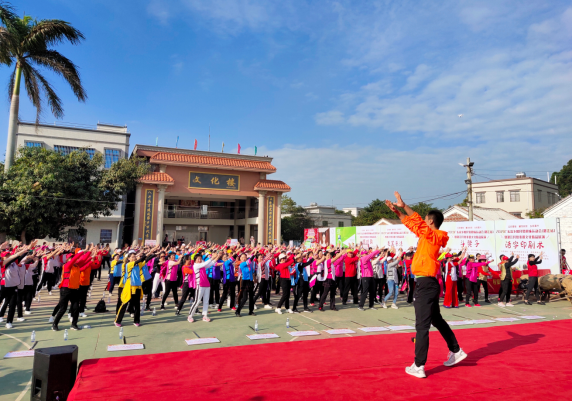 新闻稿:省乡风民俗趣味运动会(湛江站)291.png