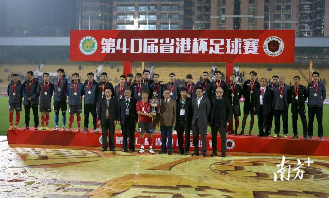 通讯员/受访者 情色小说
 供图