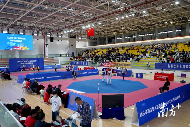2021年广东省“中国体育彩票”青少年跆拳道锦标赛在汕头举行。 南方+ 杨立轩 拍摄