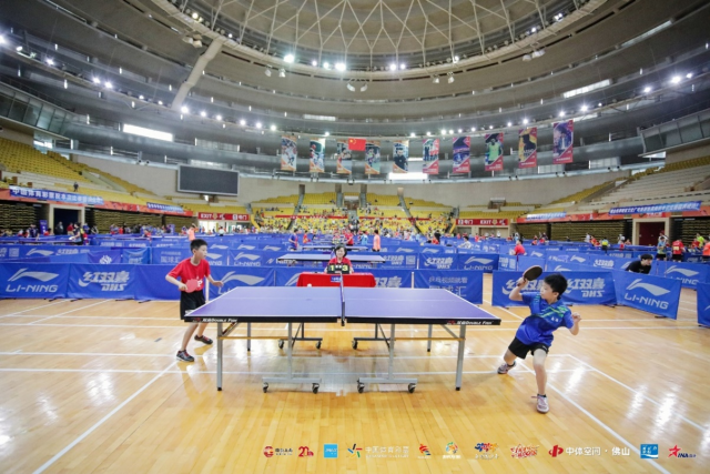 乒乓球比赛现场。