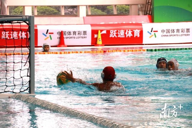 成功拦截进球。 成功拦截进球。