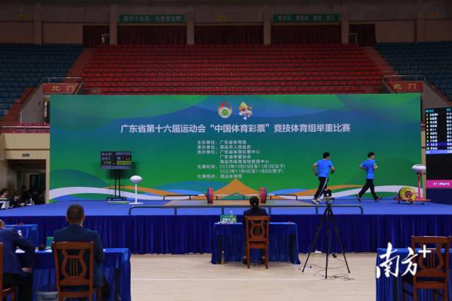 比赛现场,比赛有条不紊地进行中。陈立楷 摄 比赛现场,比赛有条不紊地进行中。陈立楷 摄