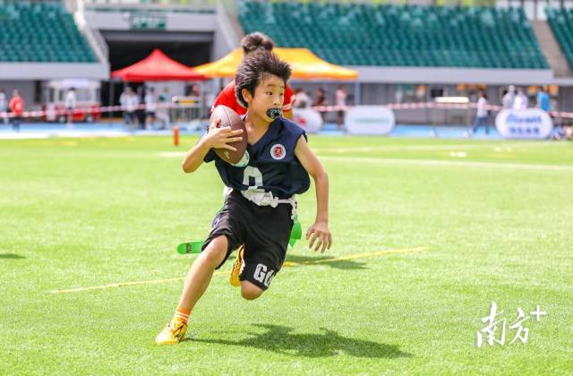 赛事紧张激烈。 赛事紧张激烈。