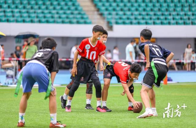 共有24支球队参与角逐。 共有24支球队参与角逐。