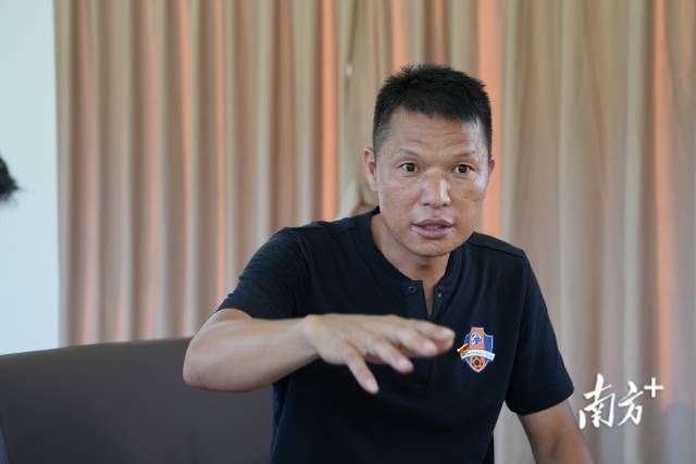 魏勇彬曾代表广东夺得过全运会群众足球冠军。 魏勇彬曾代表广东夺得过全运会群众足球冠军。