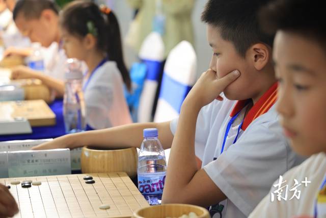 南方+ 何俊 拍摄