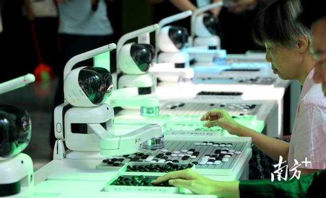 南方+ 何俊 拍摄