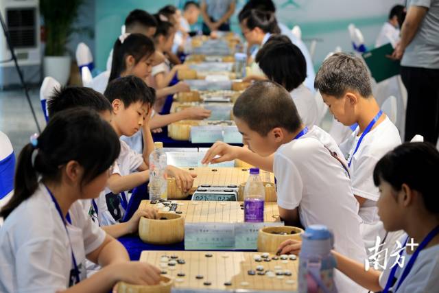 南方+ 何俊 拍摄