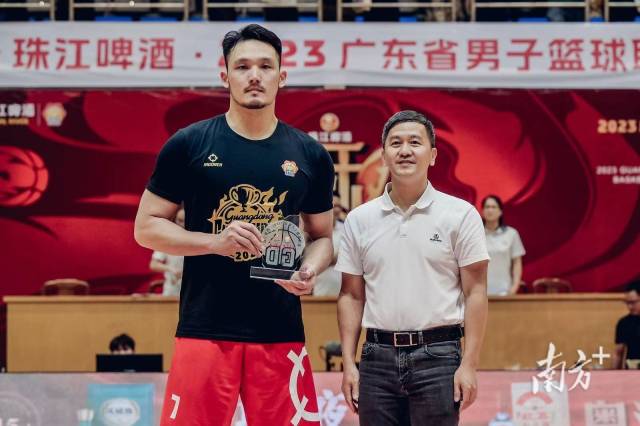 陈航获得总决赛MVP