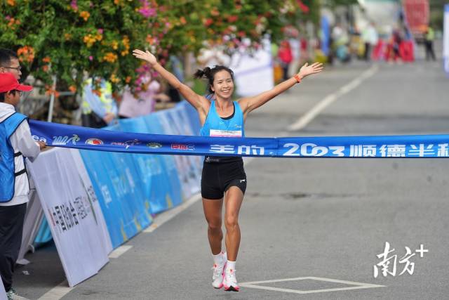 陈丽琴冲线现场。 陈丽琴冲线现场。