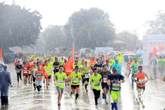 往届风采。 往届风采。