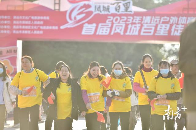 冬日暖阳高照,各位选手也热情似火。南方+记者 曾亮超 摄 冬日暖阳高照,各位选手也热情似火。南方+记者 曾亮超 摄