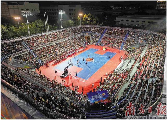 “村BA”比赛现场座无虚席。云安区融媒体中心供图 “村BA”比赛现场座无虚席。云安区融媒体中心供图